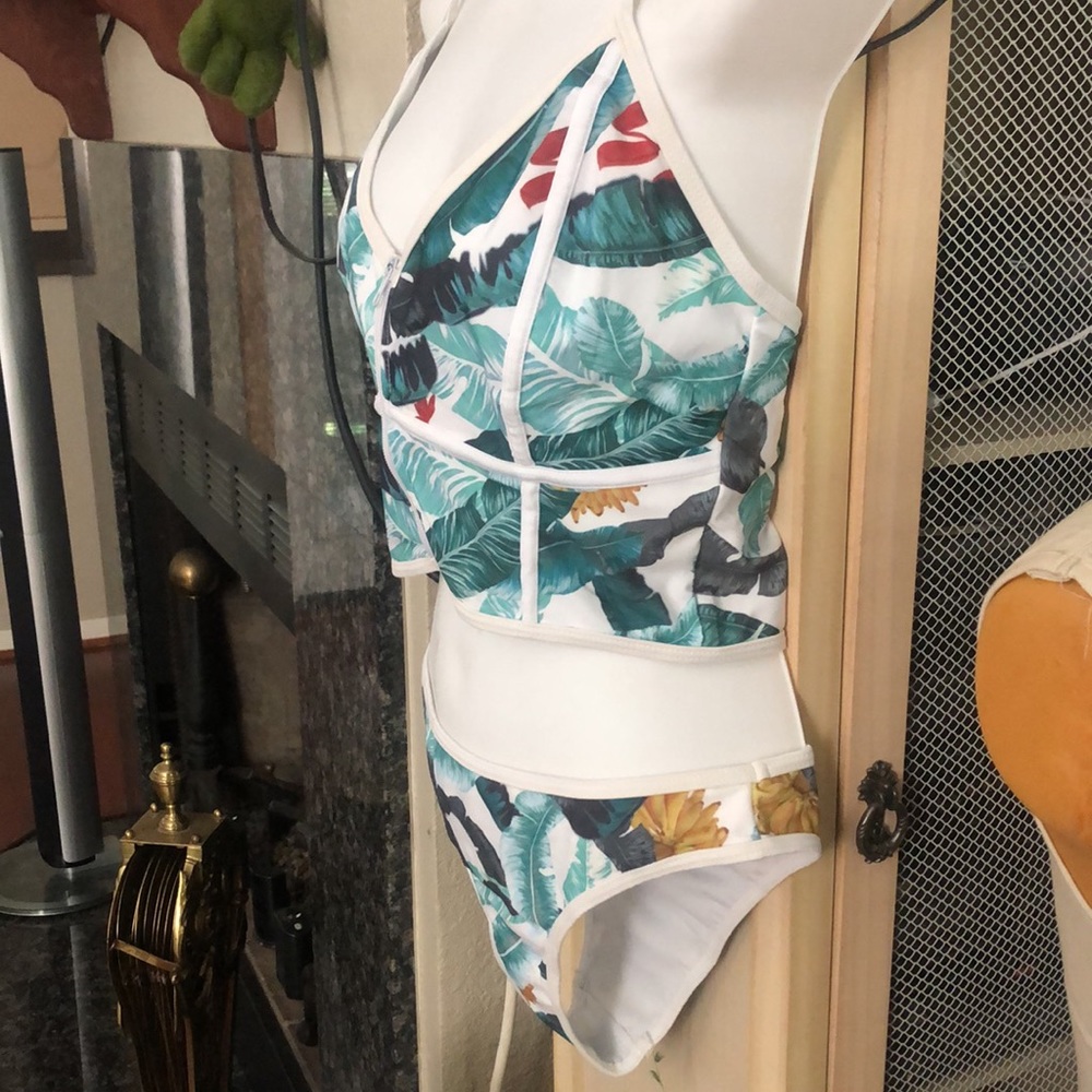 Swim suit 2 piece NEW w/o tags Says Lg Fits Med perfectly Zippered top  So Cute! - Picture 3 of 4